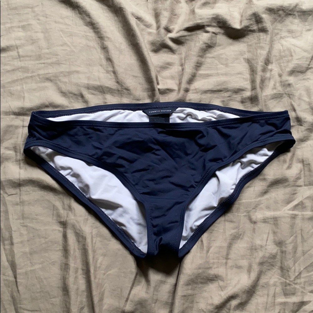 Tommy Hilfiger Bikini Bottoms LIKE NEW Large